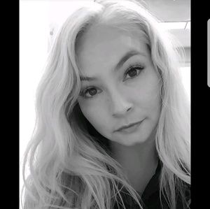 Meet your Posher, Monique